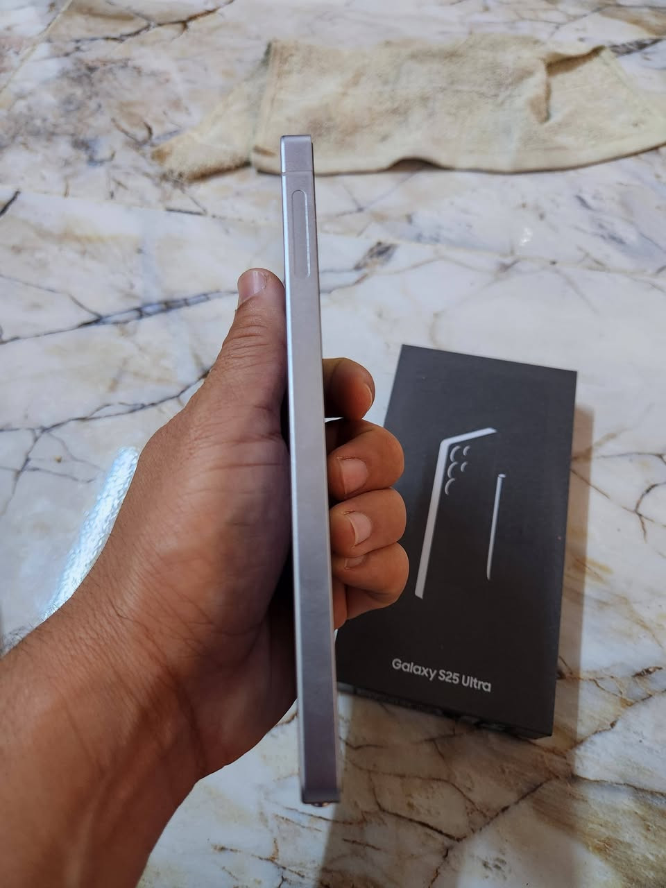 📱 للبيع Samsung Galaxy S25 Ultra - 256GB
الجهاز نظيف جداً وبحالة ممتازة، ذاكرة 256GB، جميع الميزات تعمل بدون أي مشاكل.
مع الملحقات الأصلية .
📍الموقع: كركوك كركوك كركوك 
💰السعر: [1,300,000] مليون و٣٠٠
للاستفسار تواصل خاص.
الجاد فقط، رجاءً.


**إذا كنت صاحب هذا الإعلان وتريد حذفه لأي سبب، رجاءا أرسل رسالة إلى الدعم الفني**