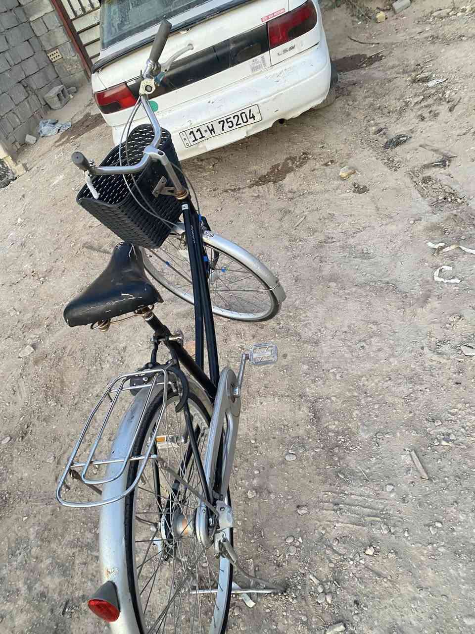 شباب باسكل باله الي البيع ما بيه كلشي نقص 

***********
