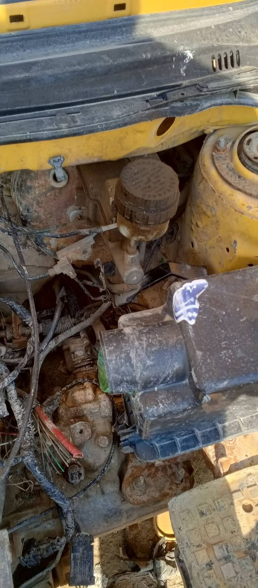 السلام عليكم يوجد لدينا غراض ديوايدي وسمند وسايبا وفتون وانواع السيارات  ونشتري ارقام تصغيط المكان فلكه بسمايه ***********
