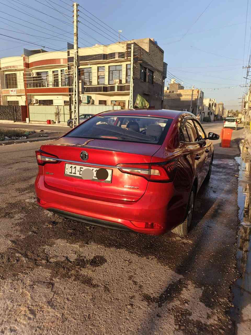 السلام عليكم 
🔻سيارة mg5
🔻موديل 2022
🔻رقم بغداد بسمي سنويه هزه كله جديد
🔻مواصفات اعتياديه كلاسك 
🔻داخل اسود
🔻حساسات اطار 
🔻مانع انزلاق 
🔻شاشة الكتروني 
🔻ناقل حركة اوتوماتيك CVT
🔻اشارة باالمرى
🔻مثبت سرعة 
🔻السيارة على وضع الشركة 
مكفوله من الصبغ والتبديل. 
السعر 92$ وبي مجال *********** / المكان بغداد
