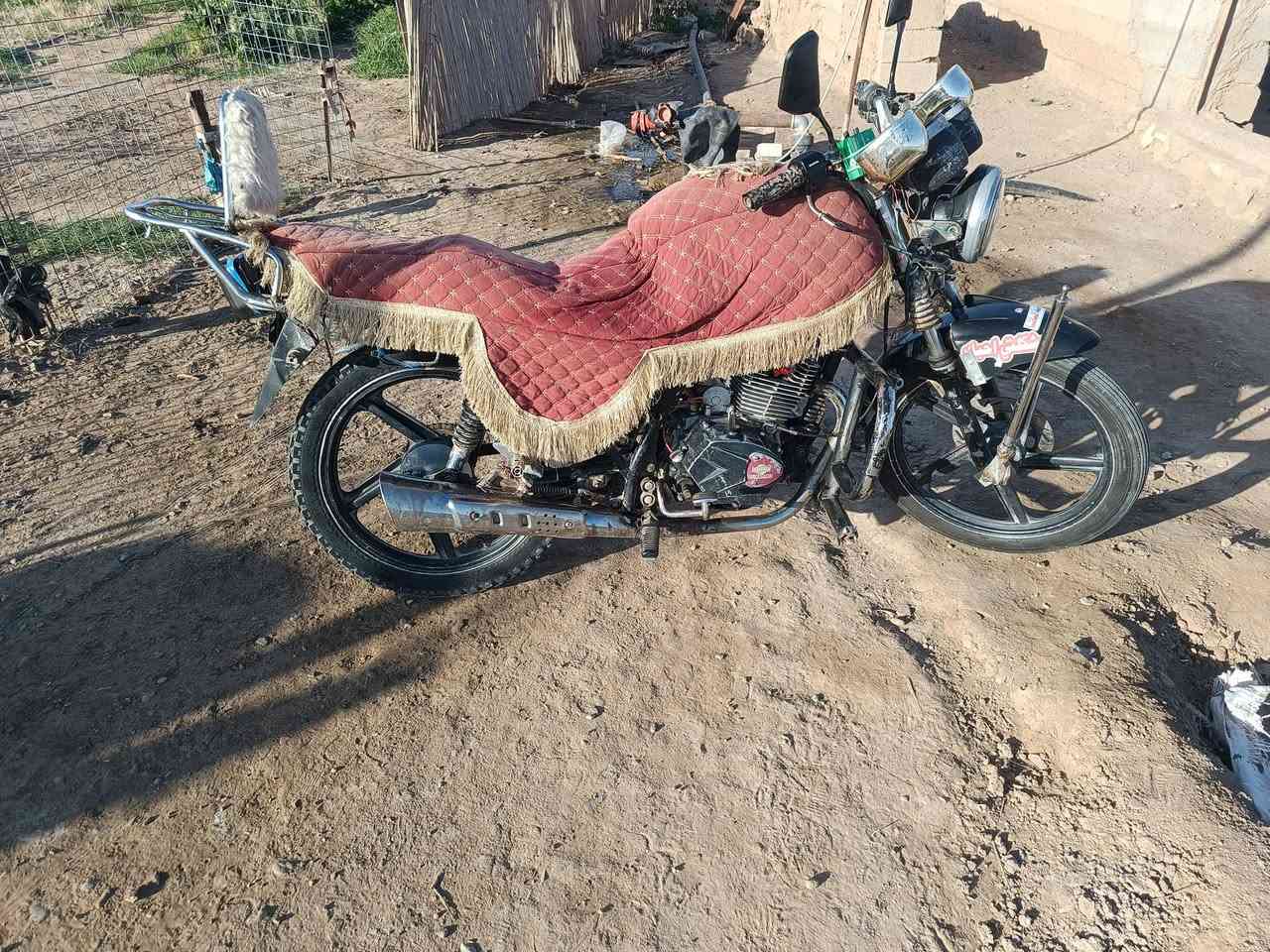 دراجه للبيع تواير جدد كهربائيات شغاله سلف شغال محرك نضيف  وصل ٢٠٠
(***********)
