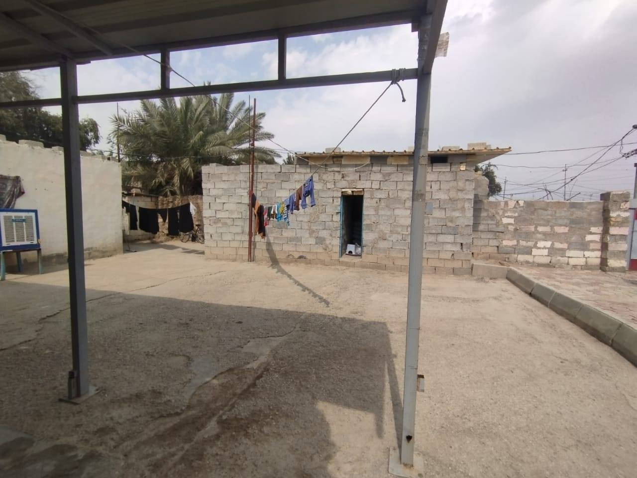 متاح
بيت المساحه 600م مقابيل حديقه الياسمين
يتكون من استقبال و3غرف ومطبخ صحيات 2 خارجيات
ويتكون من محل ومخزن البناء بلوك والسقف ساندويج
للستفسار (***********) السعر 15وبي مجال للشراي
