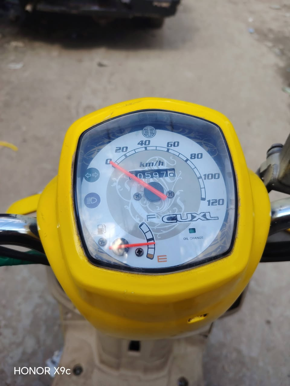 سلام عليكم شباب دراجه بوليس نضيفه نقص بس سلف تجي تشوف بعينك عنوان حي اور
***********
