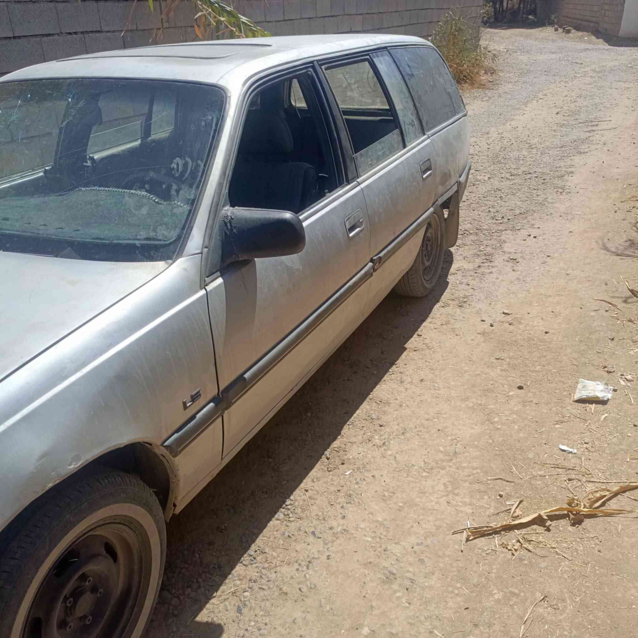 السلام عليكم. للبيع او مراوس أوبل تابوت محرك كايم تمشي نگره سلف صدر زين كيرشرط 5 اوراق ***********
