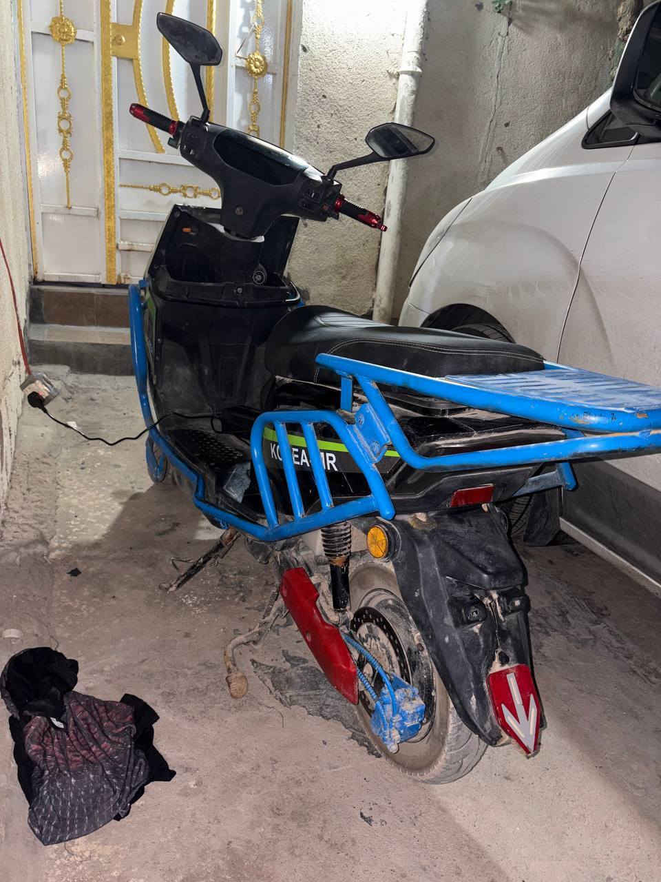 دراجه شحن للبيع كامله 700
دراجه كامله بيهه درع بلادي 
شاحنه بلاد وشاحنه جديده اضافيه حتى تعرف شكد شحنهه
الدرع مصبوغ للجماليه
ملف 2500W
تاير وره جديد
شغاله كهربائيا كامله أشاره ورباعي 
تشتغل بگ 
وتحتوي MB3 بس شايله موجود 
جادر جديد
صندوق بلادي
مرايات كاربون فايبر بلادي
بصمه وسويج نسختين وبطاقتين NFC
ملاحظه 
6 بطاريات : وحده جديده ونلي 2026 و 5 نص عمر 2025
الدراجه مستخدمه 6 أشهر
 ***********
