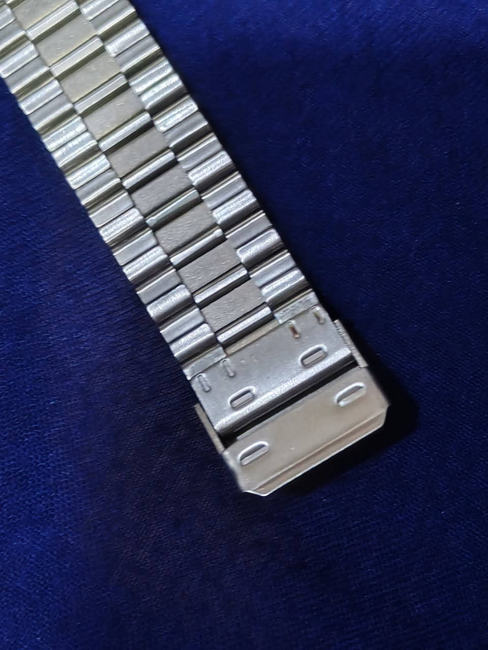 ساعة كاسيو إديفيس اصلي
Casio Edifice EFA-118
(الموديل: 2747)
📋 المواصفات الرسمية
أنالوج + ديجيتال (Ana-Digi)
بطارية 10 سنوات
World Time (30 مدينة)
منبه Alarm
Countdown Timer
Stopwatch
عرض التاريخ + اليوم
إضاءة LED
مقاومة ماء 100 متر (10BAR)
ستانلس ستيل كامل (هيكل + سوار)
Mineral Glass
السعر ٤٥ الف مكاني بغداد و موجود توصيل


**إذا كنت صاحب هذا الإعلان وتريد حذفه لأي سبب، رجاءا أرسل رسالة إلى الدعم الفني**