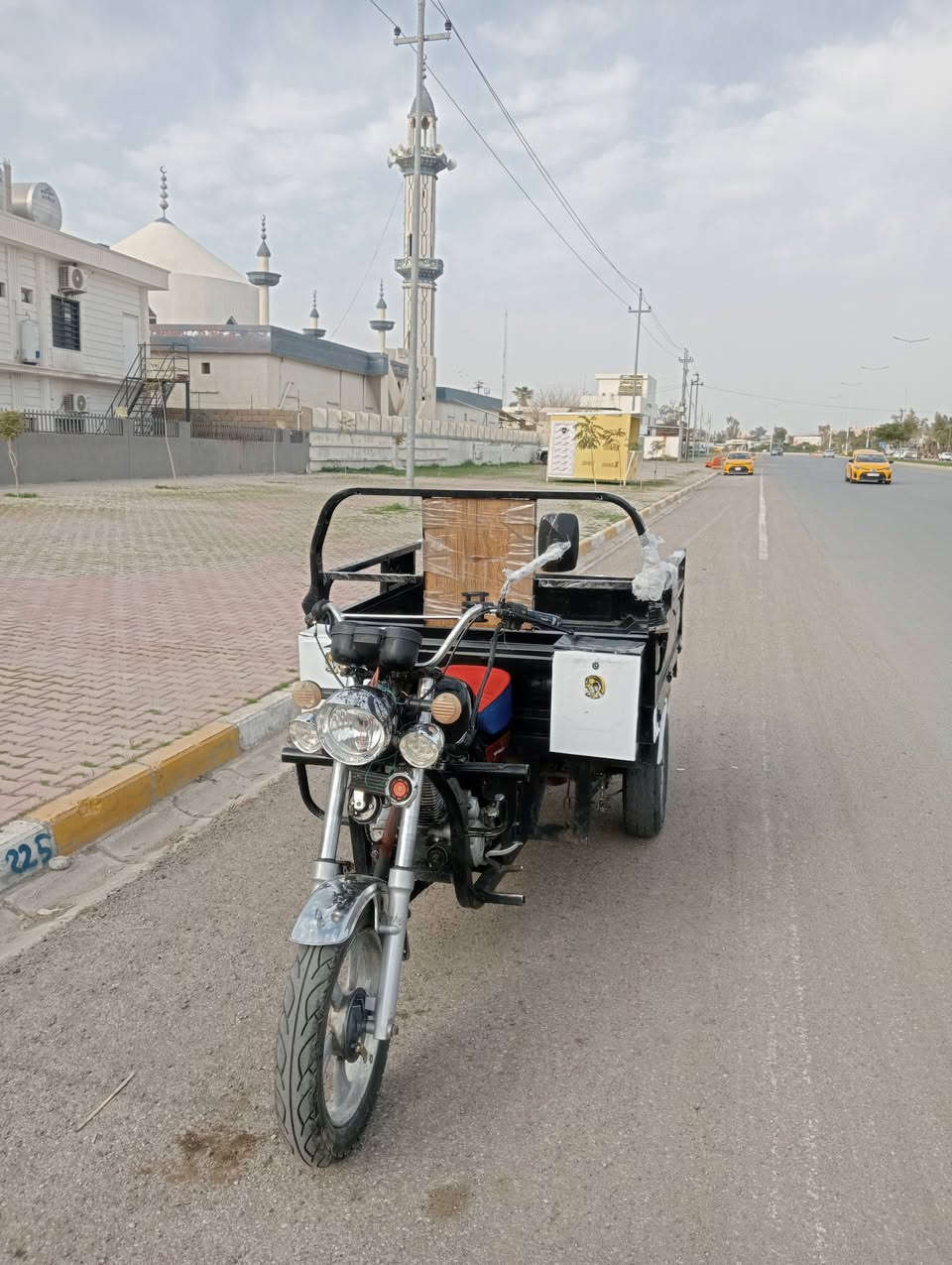 سلام عليكم ستوته فحل عالي
شاصي شرط الركبه شرط لا خياس ولا لحيم ستوته مكينتها ناعمه مثل ساعه نص سلف وهندر مكاني حي عسكري 
***********
سعرها 800 بيها مجال
