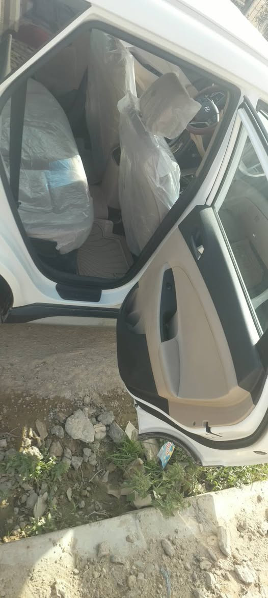 السلام عليكم للبيع توسان خليجي موديل 18 ماشيه ١٠٥ حداديه جديده وتخم تاير كير مكينه بلادي السياره بدون نقص فقط جامه البكلايت مكسوره رقم اربيل الجديد باسمي مكان السياره نجف كوفه بدون حادث داخلي بيها تخريب ذابين عليها بطش اربع قطع السعر 160 وبيها مجال بسيط 
***********
***********
