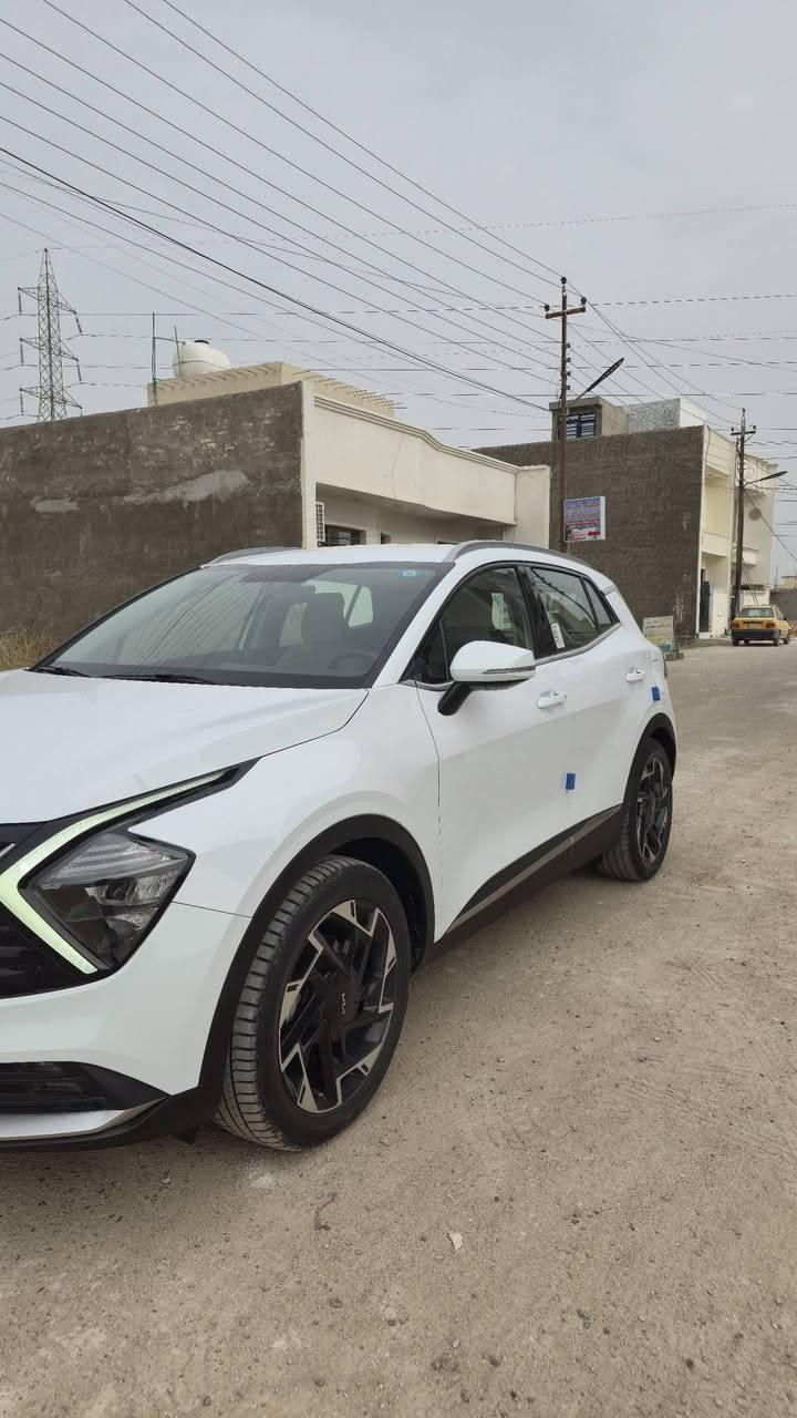 السلام عليكم ورحمة الله
يا سبورتج موديل 2023 خليجي وكالة الدولية ماشية 51 الف كيلو رقم بغداد الجديد بأسمي تحويل مباشر....
مكفولة من الصبغ والحادث والتبديل والبارد.... 
بصمة أبواب وتشغيل وتشغيل عن بعد شاحن وايرلس كراسي كهرباء كراسي واستيرن تدفئة حساس أمامي وخلفي أصلي كامرة أصلية دوارة أوامر صوتية سايد بريك دكمة.. 
مكاني بغداد الدورة هوررجب..
السعر 217 ورقة وبيها مجال قليل للشراي 
***********
***********
