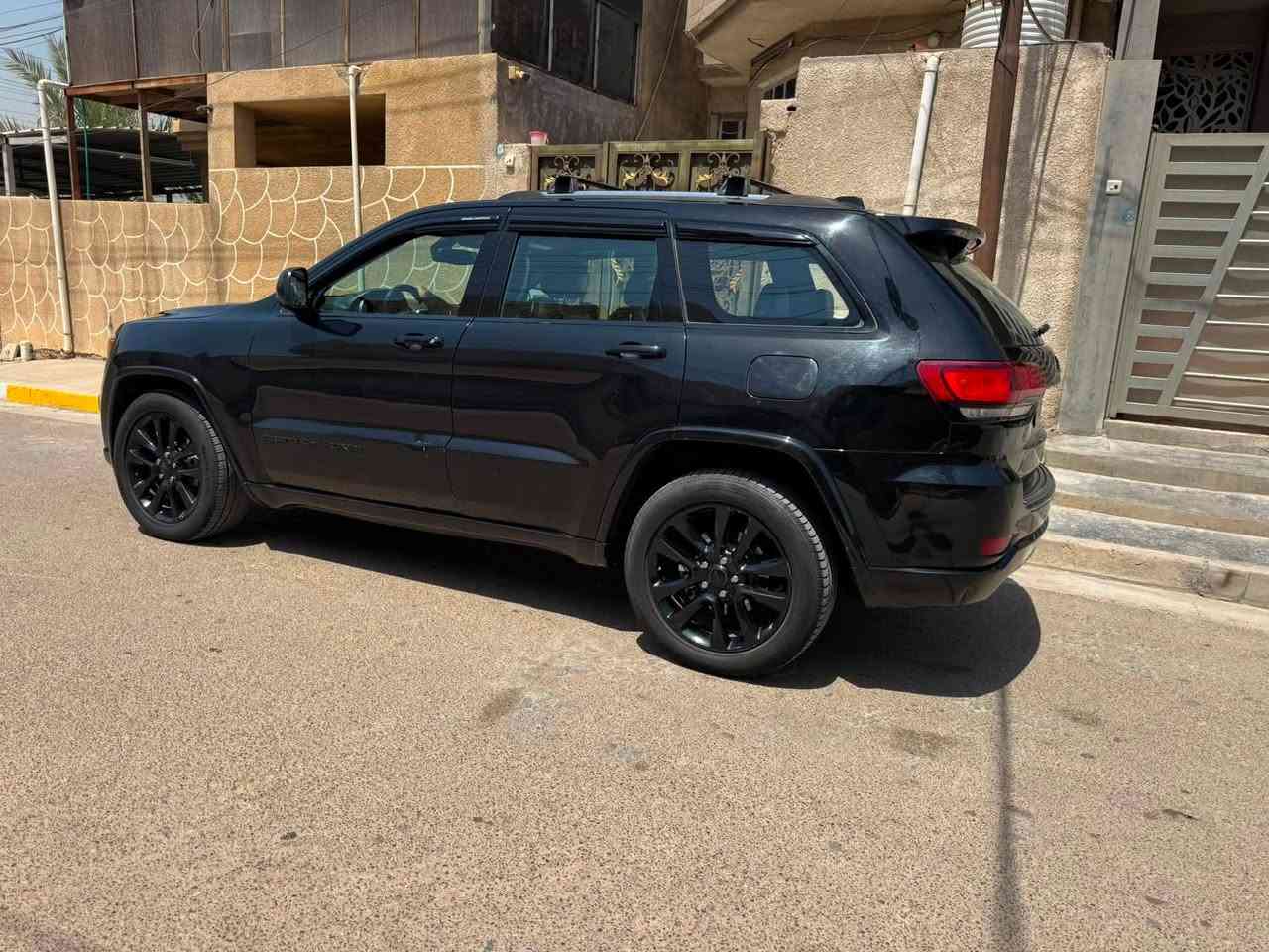 مكلف بل نشر
للبيع جيب  2018 بلاك توب  

1/1 فوول الفوول للاخير  عده الفتحه

🛑السعر.  170  💸 🛑

مكينه 6 سلندر 3600

بصمة ابواب وتشغيل وصندوك 
تشغيل عن بعد
كشنات جلد 
كشنات كهرباء
شاشه جبير 
حساس مع كامره امامي خلفي 
صندوك كهرباء 
كشنات تدفأه امامي خلفي 
لد امامي خلفي 
دمام 
وهواي مواصفات ماذكرتهن

حادثها جاملغ امامي ايمن وباب  
والبنيد صور الحادث موجودة بالمنشور
بدون لغود و وشواصي 

مكان السياره بغداد الزعفرانيه
☎️ ***********☎️
