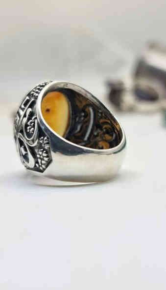 محبين الاصفر النادر هذا الكم ..😄
خاتم فضة من العقيق الاصفر المشمشي اليماني الطبيعي الأصلي مع كارت ضمان المنشأ والورشة وعدم المعالجة 👌
فضة قالب عيار 925 
 نقش جانب الفضة 〔 القران مع علي <ع> 〕
_ واتساب /***********
🚕خدمة توصيل لجميع المحافظات 
🔖ضمان الحجر مدى الحياة (طبيعي & يمني)
📋وصل ضمان مختوم 
الموقع /شارع كوفة نجف فرع مأكولات خوخة
#العقيق #زمرد #ياقوت #احجار_كريمة_طبيعية #العقيق_اليماني
