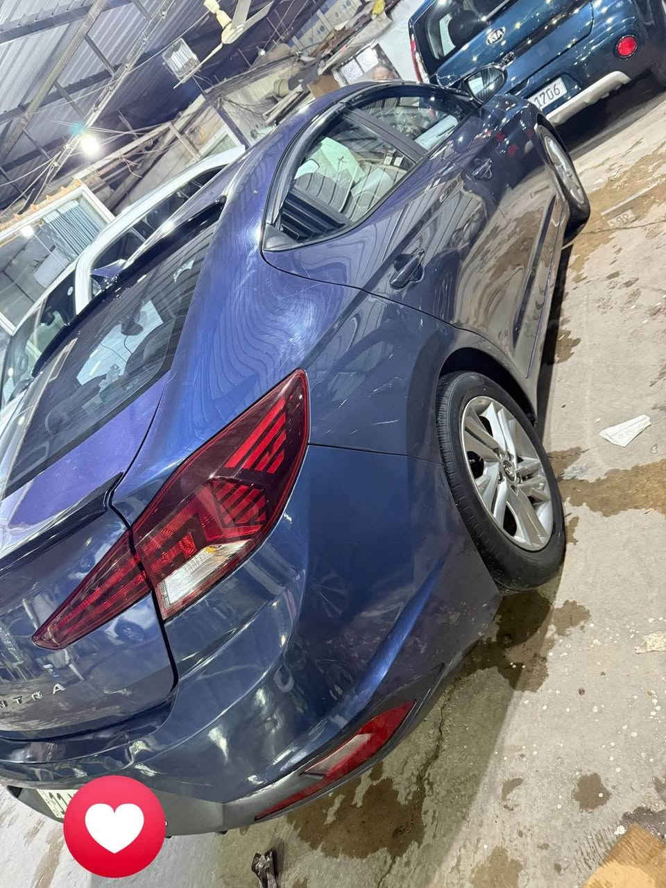 السلام عليكم 
النترا وارد كندي 2019 سياره نظيفه كير AT المرغوب مكينه 2000 دوش صدر كله نظيف وبلادي ماشيه 145 الف كيلو حادثهة ضربة بالجاملغ الامامي وباب السايق شوية بدون دواخل لا شواصي ولا لغود 
مصلح وهنا بالعراق صارت بيهة ضربة بالجاملغ الخلفي والباب شوية فقط بدون دواخل مصبوغة صفحة تدفئة شغالة وتبريد ثلج صدر امامي خلفي جديد قبل شهر بدلتة مازدات جديدة ام اللد واستيراد خاص البوابة مال عالي ناصي مو بلاستك يعني متعطل 
الجامة الامامية جديدة 
فلنجات ودسكات جدد 
انارة اسفل الكشنات 
مواصفاته 
ًرادار
ًكروزسرعه
ًتوقف ذاتي
ًمانع انزلاق 
ً تدفئة بالكشنات 
ً تدفئة بالستيرن 
ًكير وضعيات سبورت نورمال سمارت
باقي المواصفات المعروفه مكان السيارة بغداد القاهرة
***********
السعر 135 بغداد, العراق
