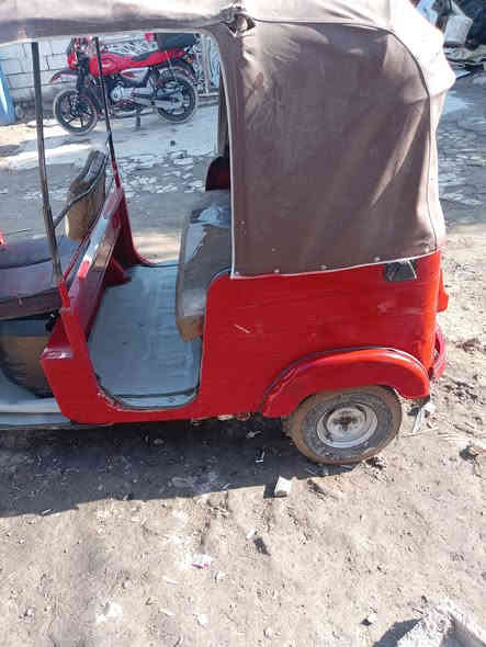 تكتك2018 اوراق المصطفي محرك لا تبخير ولا تنقيص كهربايات كله شغاله  سعر 2600وبيه مجال  مكانه الحبيبيه الستكشافات شارع 100 . ***********
