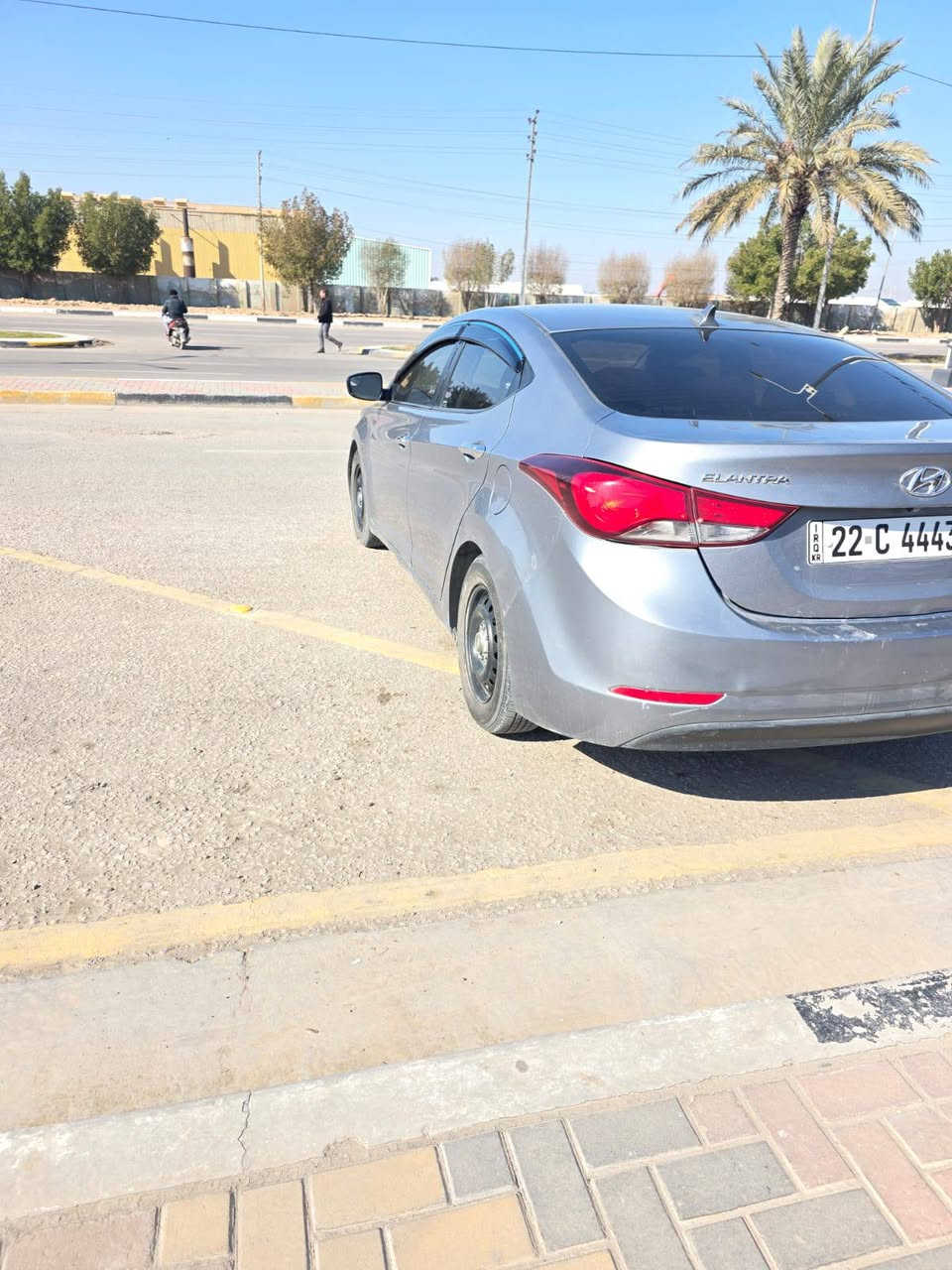 النترا 2015 . رقم اربيل بأسمي تحويل مباشر او وكاله مباشر
حجم المحرك 2000 
الضرر جاملغ مع بنيد والباقي كفاله عامه ليبل واحد السياره 
گير محرك حداديه تبريد سياره جاهزه من كلشي تخم تاير جديد 

السعر : 113 وبيها مجال     
العنوان : كربلاء 
الهاتف : ***********
