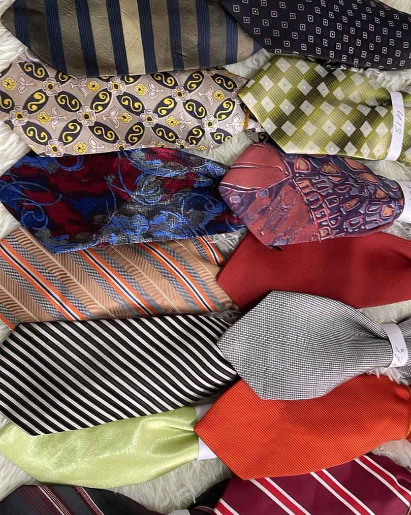 👔✨ أناقة الرجل تبدي من ربطة العنق 👔
أربطة رجالية فخمة
ستايل رسمي وكلاسيك وعصري بنفس الوقت 😎
للمناسبات ✨
للدوام ✨
للعرسان ✨
تفاصيل مرتبة، ألوان راقية، خامة تبين الهيبة من أول نظرة 🔥
إذا تريد تكمل طلتك وتخلي حضورك مختلف…
ربطة العنق الصح تصنع الفرق 👌
نظافة %100

اي قطعة ب 3000 دينار 
سوي سكرين ودزلي على الصفحة👇🏻
عالم الاربطة الرجالية 
 
الكمية محدودة والحجز عالخاص 📩
#ربطات_رجالية #أناقة_رجل #ستايل #موضة_رجالية #اطلالة_رسمية


**إذا كنت صاحب هذا الإعلان وتريد حذفه لأي سبب، رجاءا أرسل رسالة إلى الدعم الفني**