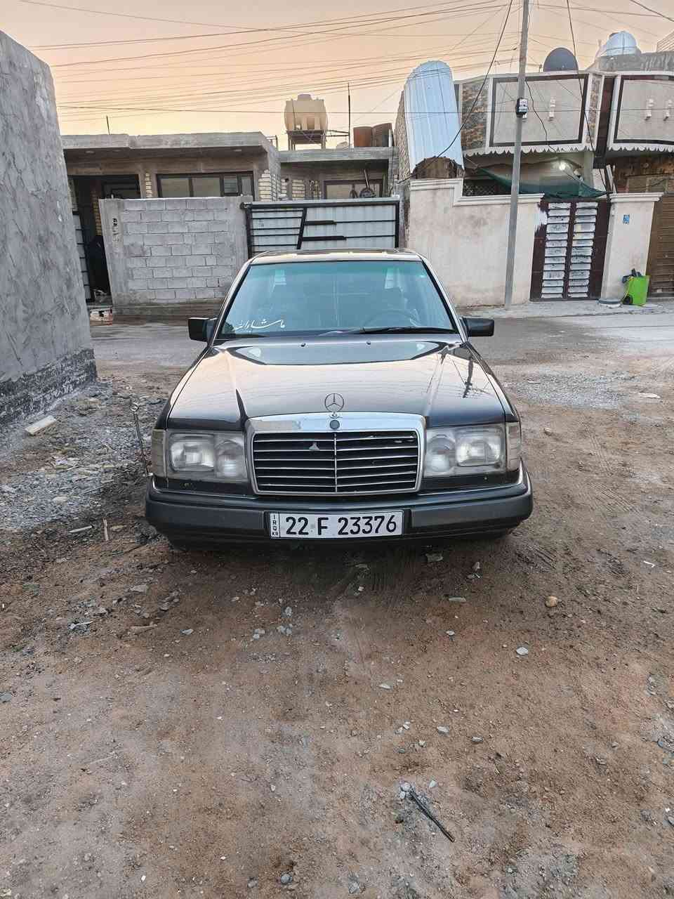 للبيع مارسيدس 90 ترهم قصد مصبوغه عام مابيها لا ضربة ولا معجون بيها خياس بسيط ومعمرة السيارة كير ومحرك vvti  3000 شرط النضافه السيارة كدامك فديو شوفها وخابرني غير متواجد ع الفيسبوك سعرها 63  وترهم قصد وهذا رقمي ***********
