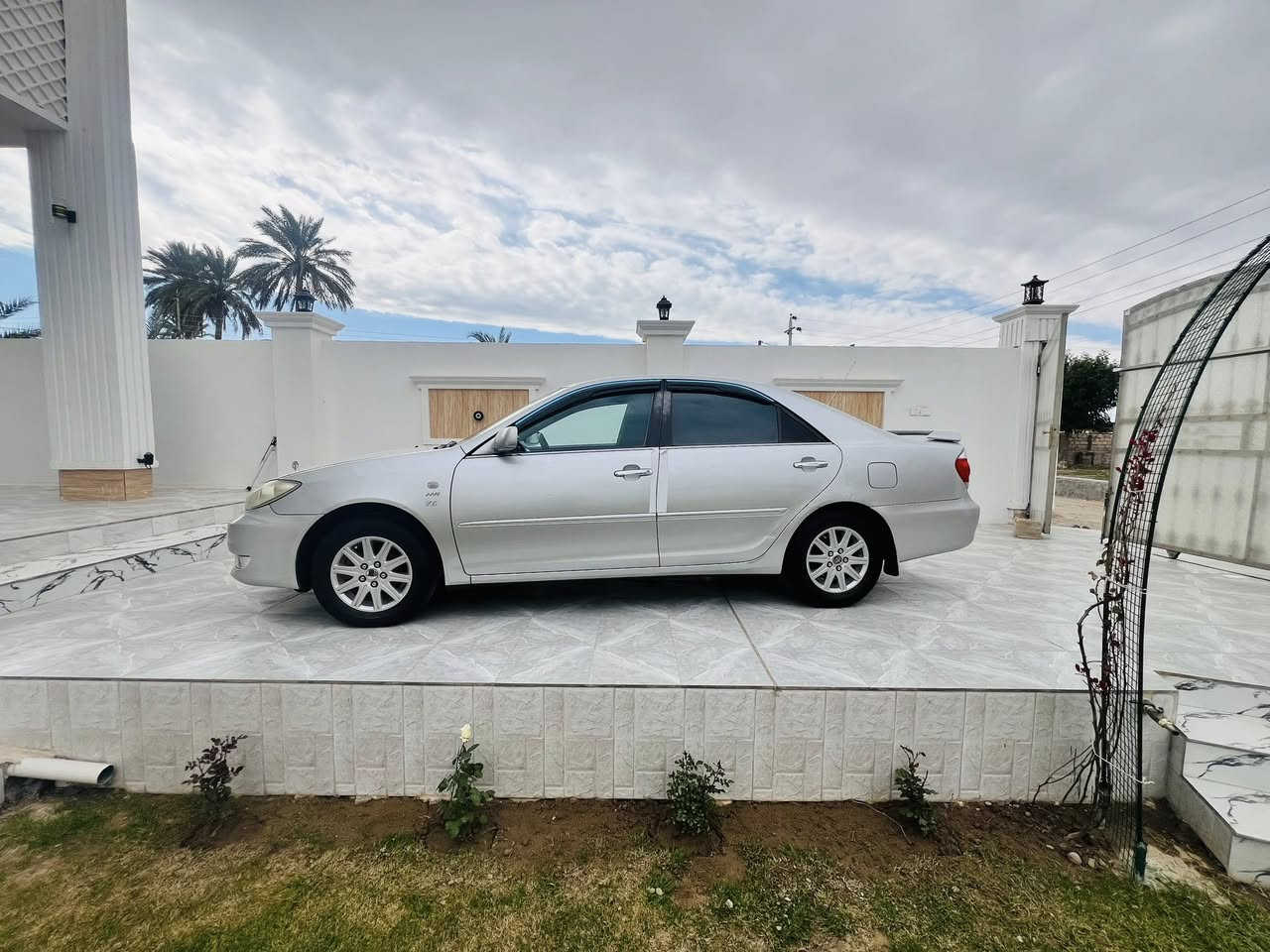 كامري خليجي 2006 بيه صبغ صفحه اليمنه اثر جراد بدون معجون محرك 4 سياره ما بيه نقص اي شي مال جناي السعر 118بيه مجال رقم الهاتف (***********)
