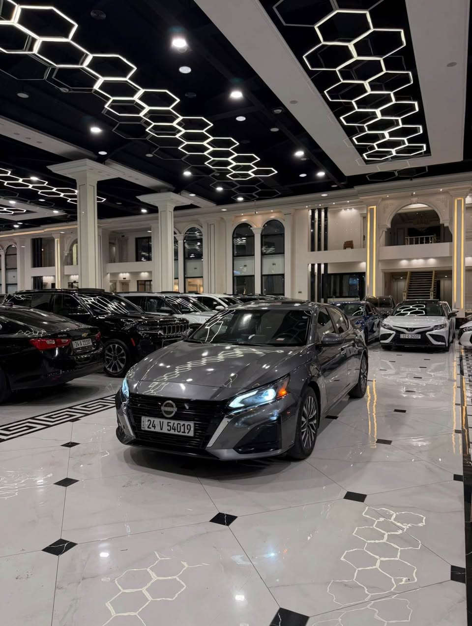 السلام عليكم 
رجاء اقرأ منشور قبل اتصال 
للبيع نيسان التيما نفطي 2023 SV اسبيشل 
موصفات فول فول عدا كشن جلد 
محرك 2500
ماشي39 الف ميل 
صبغ بولند بدون دواخل و بدون ارباك شرط 
و بيها جاملغ كلير أمريكي و شبر بدوسه 
بيها بقصه و فطر بل شاصي كلش صغير 
سياره بدون تعديل بارد شرط 
سياره بدون شخوط و رصعات و بقصات 
سياره مرقم دهوك ترقيم جديد 
سياره تحويل وكاله غرامات شرط 
ملاحظة صوار حادث موجوده في المنشور 

السعر 158 ورقه ومجال 
اي استفسار عن سيارة خاص مفتوح 
اخوكم ديار ابو عمر 
*********** واتساب فقط للتواصل 
***********
عنوان إربيل معارض السيارات أربيل, العراق
