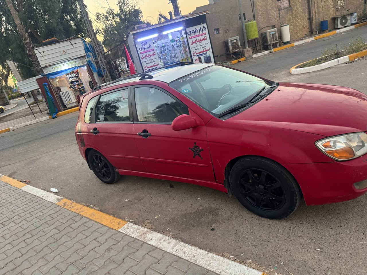 للبيع كيا سبكتر ٢٠٠٦ بغداد بسمنا رقم وهزة وسنوية جدد نظيف السيارة وجاهزة مكينة ٢٠٠٠ كير تبريد صدر كله جاهز السعر ٥٨ وبيها مجال بسيط مكاني بغداد الدورة تقاطع المصافي للستفسار *********** بغداد, العراق
