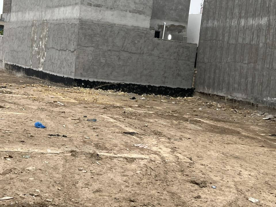 فرصة استثمارية او للسكن
قطعه ارض للبيع مساحة ٣٠٠ متر او تقطيع قطعتين ١٥٠ +١٥٠ واجه الكليه ١٥ متر ونزال ٢٠ مدفوع فلوس التبليط والمنطقه كلهه مبلطه عرض الشارع ١٢ متر والموقع حي الجزا ئر خلف بنزين خانة مرجان سند ٢٥ تحويل مباشرة 
منطقه مرتبه وبيهه اعمار قوي السعر المطلوب ٩٨ مليون لل٣٠٠ متر وبيه مجال قليل كلش للتواصل الاتصال عالرقم *********** متوفر واتس
