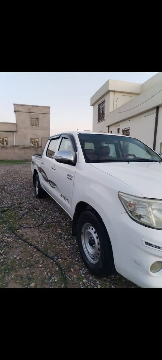 تيوتا هايلوكس 2013 شركه جيهان  رقم سليمانيه سنويه جديد 2030 محرك شرط مامفتوح بدون صرف بدون تنقيص  سعر 175 مجال بسيط  ***********
