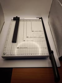 كتر حديد مال ورق جديد  السعر: 5000 الاف  تواصل ع واتساب:07505806593