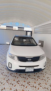 سيارة سورنتو خليجي مديل 2014 مكفوله من كلشي بس بارد بيهه الجاملغ الاما...