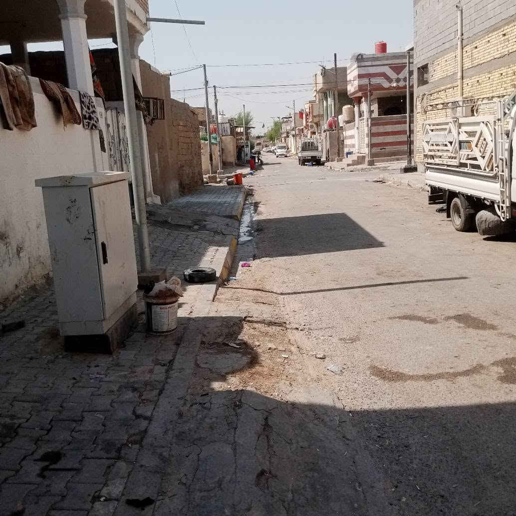 بيت طابو صرف مساحه ١٥٠ بيه ثلاث غرف مع ديوانيه ومطبخ وغرفه فوق عالي عن شارع بناء جديد الحيانيه شارع التاميم شارع العام مقابيل محطه مجاري التاميم هاتف *********** البصرة, العراق

