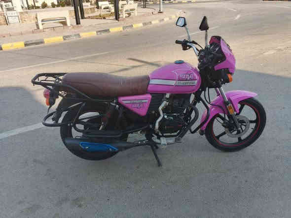 سلام عليكم دايوان للبيع موديل 23 اوراق اصولي مكفوله كفاله عامه برقي مامفتوح بيهه بعدهه بتواير الشركه محرك 200 مكان واسط قضاء الحي سعرهه 1950 وبيهه مجال بصيط جدن واتصل وبيك خير ودلل *********** ملاحظه  اخوان قسمن بالله العضيم 1900 اله ربع دينار ماترهم قفل 1900 لحد يخابر ويكسر بسوكهه لن بعدهه باكيت
