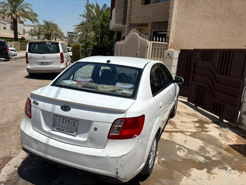 كيا ريو ٢٠١٢ ماشية ٦٢ تقريبا من الشركة العامة خليجي محرك ١٤٠٠ مكفوله بدون صبغ ومابيها اي نقص رقم بصرة مكاني بغداد للاستفسار ***********
