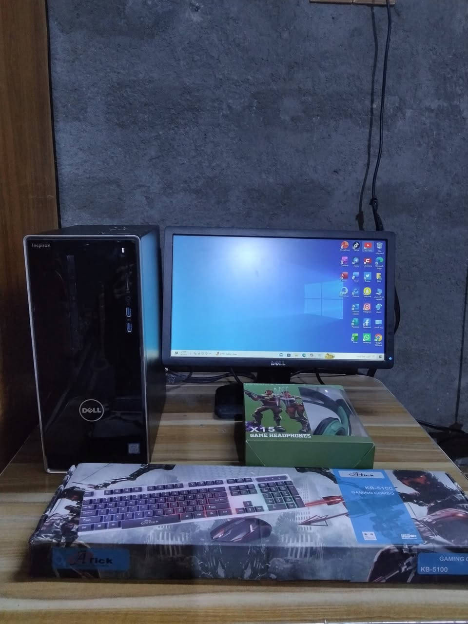 🔥 حاسبة Dell كاملة جاهزة للاستخدام
✅ المعالج: Core i5 الجيل السابع 
✅ الرام: 16GB
✅ التخزين: 256GB SSD سريع
✅ تشغل: PUBG + برامج أوفيس + نت
🖥️ شاشة Dell 19 إنج
🖥️ كيس DELL lnspironيحتوي على كارت واي فاي داخلي 
⌨️ كيبورد + ماوس أصلي ضوئي
🎵🎶🎁 سماعه محيطيه نك مايك هديه 
📌 الجهاز نظيف ومجرب 100% فقط مخارج usb الاماميه ماتشتغل يحتاجلهن برمجه يمكن 
📍 المكان: (نجف الاشرف)
🚕 توصيل لجميع محافظات العراق
💰 السعر: 225 ألف (قابل للتفاوض البسيط)


**إذا كنت صاحب هذا الإعلان وتريد حذفه لأي سبب، رجاءا أرسل رسالة إلى الدعم الفني**