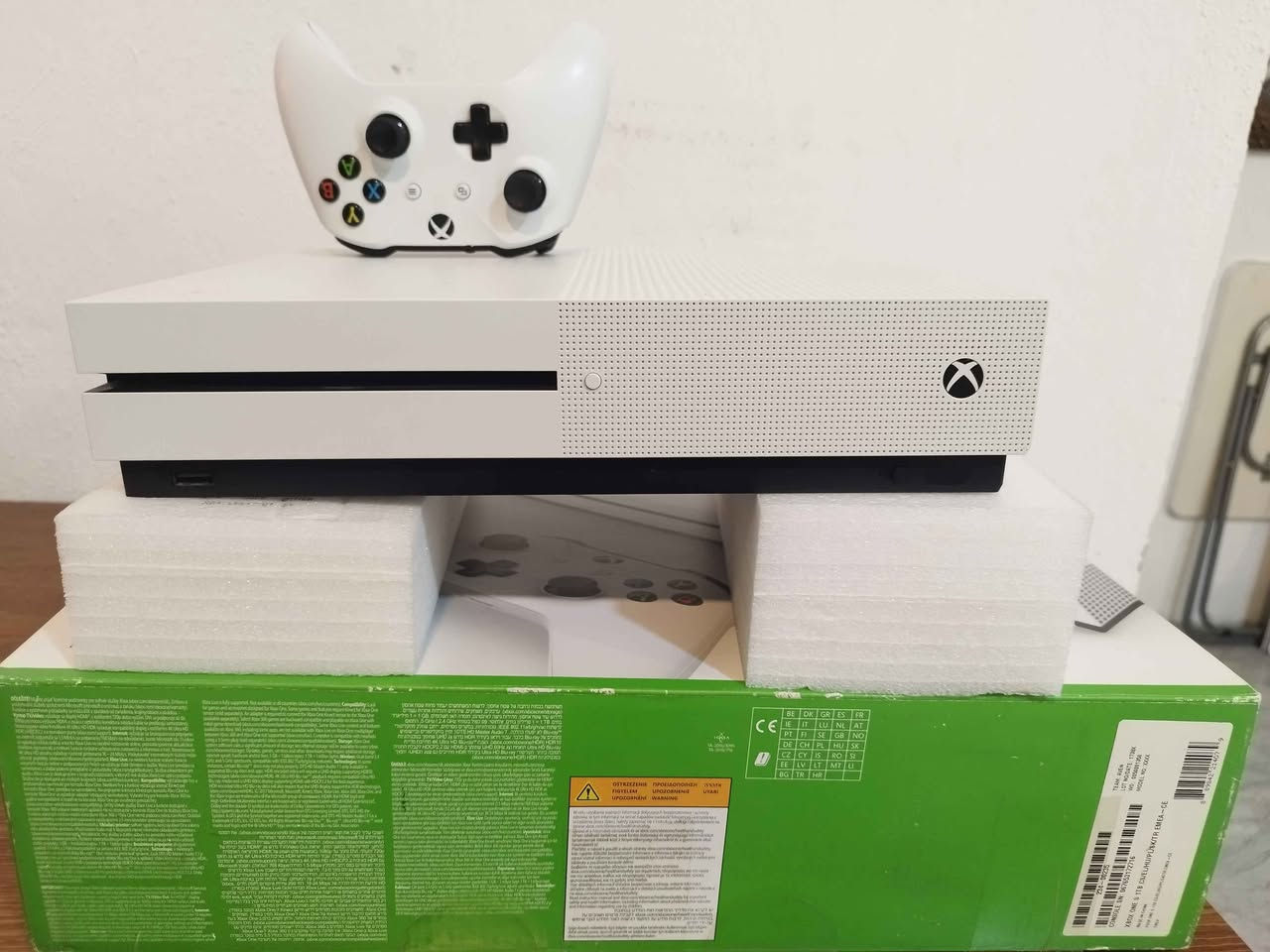 اكس بوكس وان اس xbox one s للبيع الجهاز نضيف مداخل تصليح ملحقات كاملة هارد 1 تيرا ملحقات كاملة كارتونة موجودة بداخلة العاب للبيع ب200 الف وبي مجال مكاني بغداد بغداد, العراق


**إذا كنت صاحب هذا الإعلان وتريد حذفه لأي سبب، رجاءا أرسل رسالة إلى الدعم الفني**