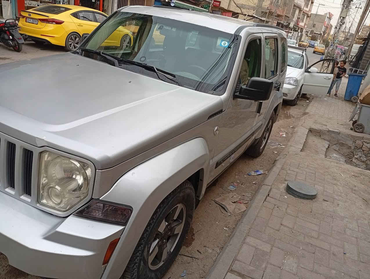 سلام عليكم
جيب ليبرتي 2008

تخم تایر جدید
محرك وكير وحداديه 
بيها صبغ  قطعتين بنيد وجاملغ فقط بدون دواخل / ايرباكات

كلها سليمه 
المكان بغداد الكريعات السعر المطلوب 85 وبيه مجال الشراي يتصل ***********
