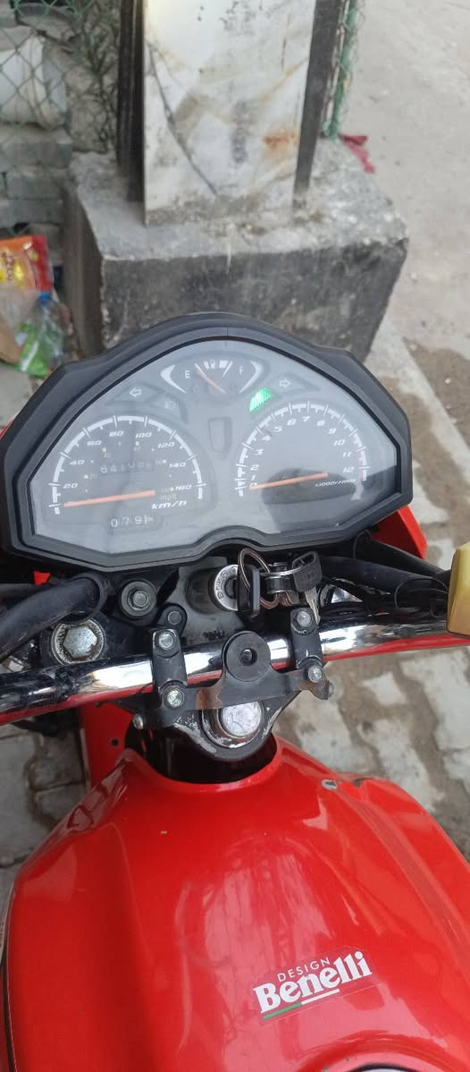 دراجه للبيع
سلام عليكم دراجه كي واي شركه بنلي مديل 2021 دراجه رقم جديد. سنويه شوفت عينك نضيفه فول مكينه مجفته تجفيت مضبوط  فقط بستم الطابوكه نفسه وياهه صندوك دلفري ومرايات وستان مبايل وشاحنه سعر 1800 للاستفسار ***********
