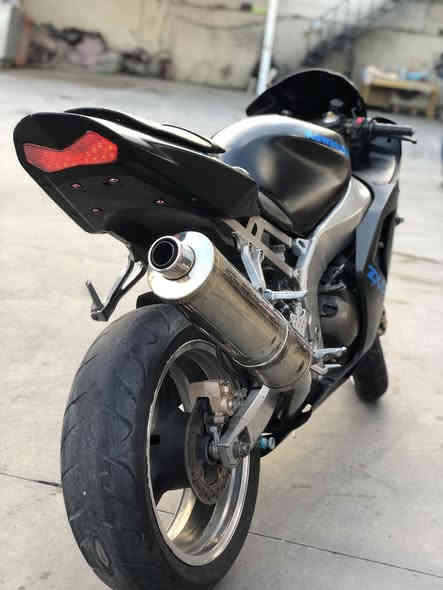 الله يساعدكم شباب كاوسكي ٢٠٠٤ لدراجه بيه مكينه تشلع لتبليط اول ثاني ثالث بطناش دهنه جديد ادامه كامله بيه فقط تاير تعبان نكره بكل وقت لدراجه ب٢٤ وبيه مجال قليل 
اتصال و اتساب 
***********
