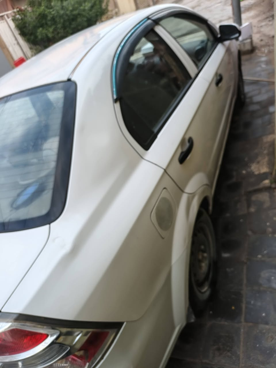 السلام عليكم 
افيو موديل 2010 
أوتوماتيك ومحرك مفتوح 1400
رقم نجف انكليزي بأسمي سنوية لحد 2030 
السيارة بيها 3 قطع فقط 
كير ومحرك كفالة 
تبريد منظومة كاملة جديده هذا الصيف مسويها 
حدادية جاهزة 
السعر 69 وبيها مجال حگ الجية فقط لاغير ‼️
مكاني نجف /كوفة 
***********
