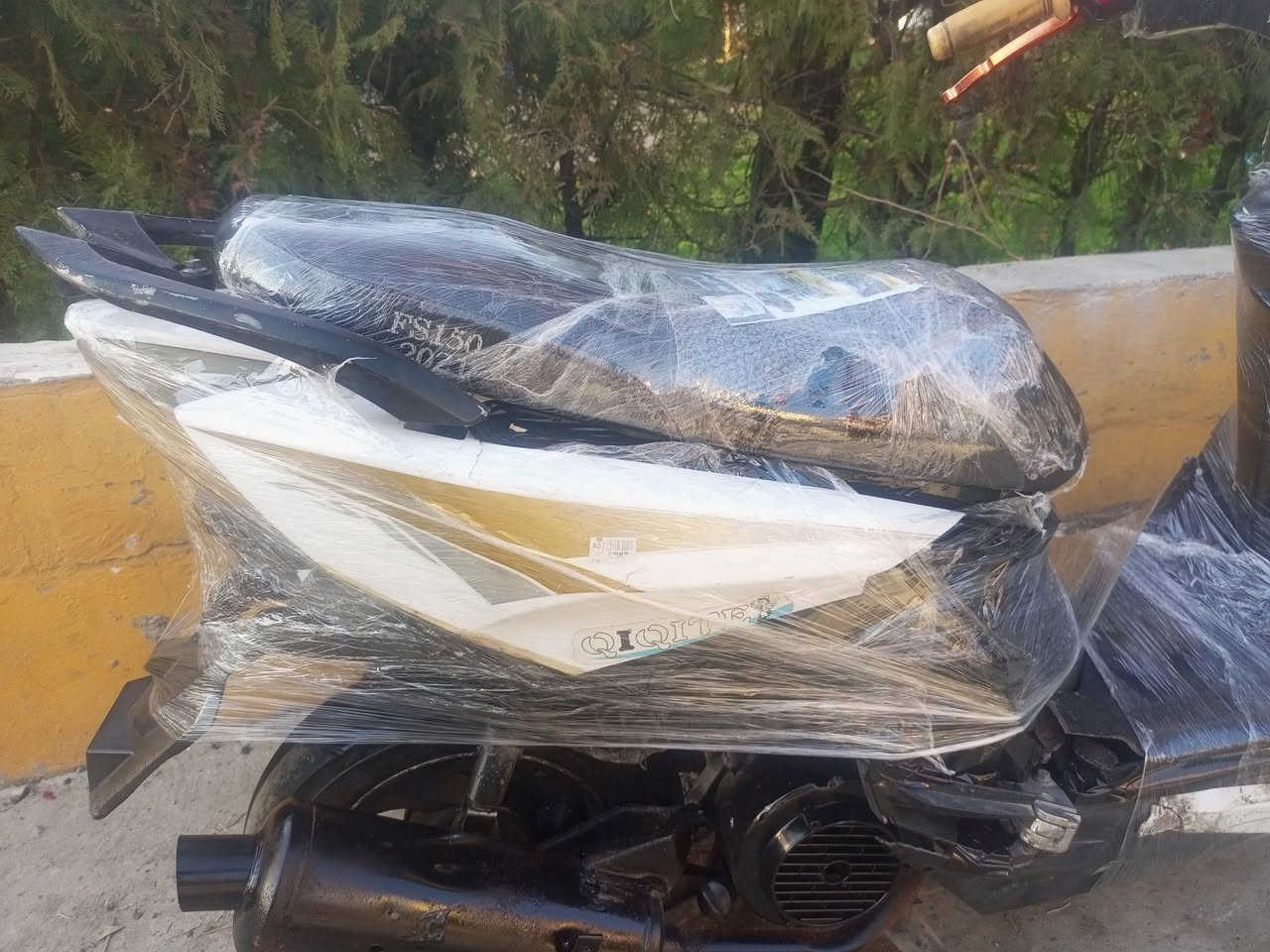 سلام وعليكم عندي درجه لبيع مستعحل يحتاجله ترتيب  سلف هندر شغل كهربيت شغله سعر 175


**إذا كنت صاحب هذا الإعلان وتريد حذفه لأي سبب، رجاءا أرسل رسالة إلى الدعم الفني**