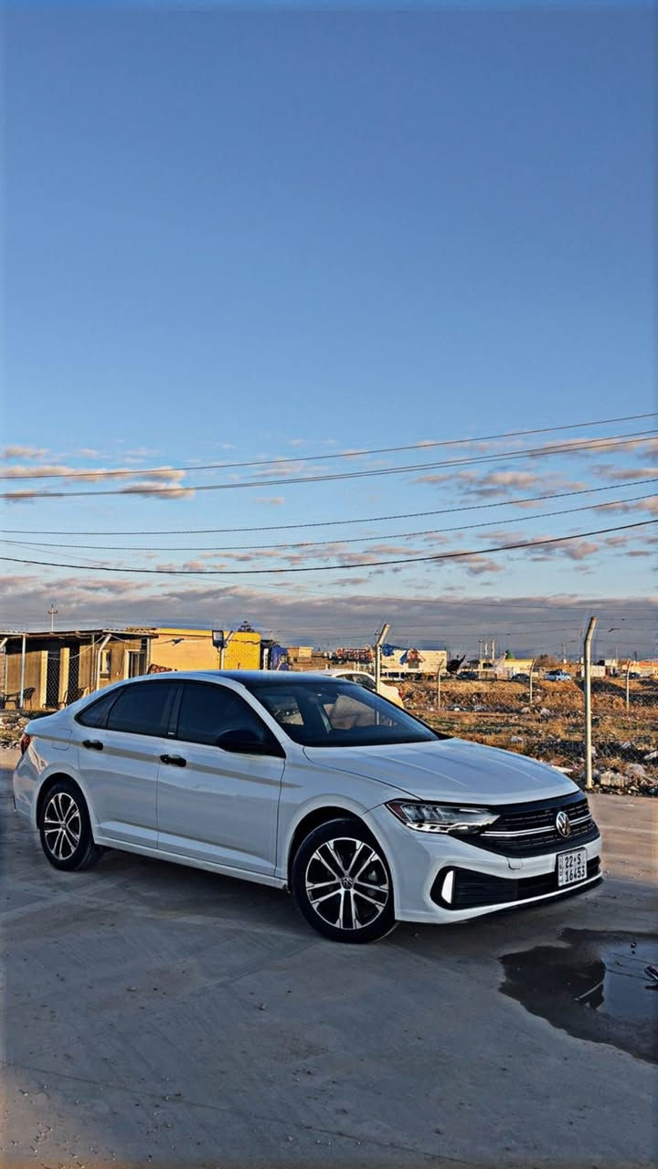 سلام عليكم 🖐️

‏Volkswagen jetta 2024
الفئة : sport
المواصفات:
كامره 
شاشة 
نقاط عمياء
حساسات
وضعية القيادة : normal. sport. eco
اوتو ستوب 
تحكم ستيرن
تثبيت سرعة 
رادار
الضرر : جاملغ سكن وباب السكن بيها تعديل بارد ممفتوح 
السيارة ماشيه 24 الف سيارة كلش نظيفه وبدون نواقص شرط تحويل والغرامات 
السعر : 160 ورقه وبيها مجال 
رقم الهاتف : *********** كركوك, العراق
