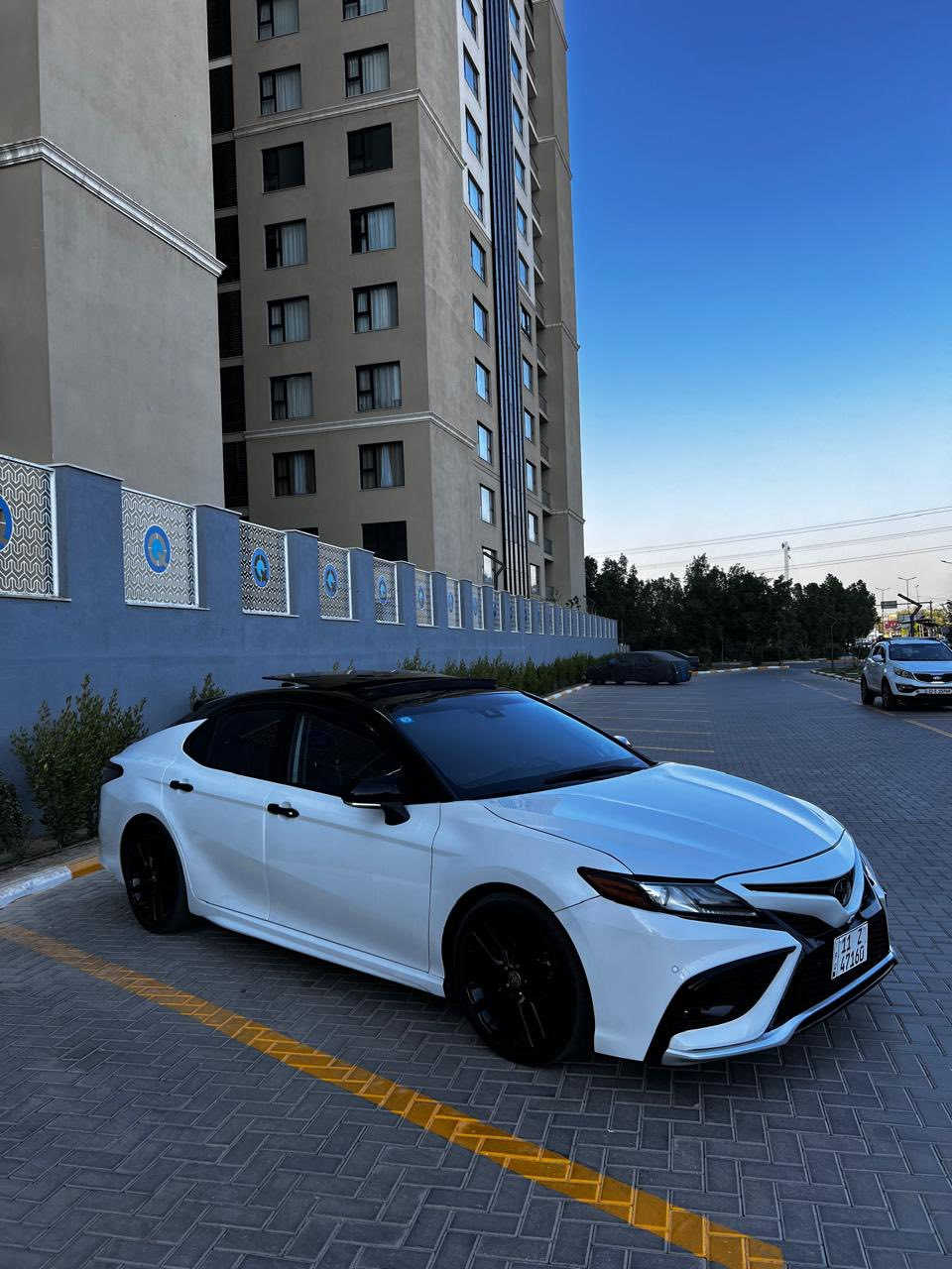 من رخصه الادمن المحترم
للبيع فقط بدون مراوس

كامري موديل 2023 وارد امريكي 4 سلندر 2500

لون ابيض صدفي تو كلر قماره اسود بلاد

فول مواصفات  xse رقم بغداد الدولي باسمي

بصمه . تشغيل عن بعد . بانوراما . كشنات جلد + كهرباء

تدفئه وتبريد بالكشنات . داتا شو . شحن لاسلكي . رادار امامي وخلفي وجانبي . كامرات اماميه وخلفيه وجانبيه . فول تحكم ستيرن . ٣ وضعيات قياده . لايت زنون . لايتات امامي LED . بك لايت LED .حساسات اماميه . حساسات خلفيه . وبعد بيها هواي مواصفات

حادثها جاملغ وبنيد مبدلات ومصبوغات وبيها تعديل براس الشاصي اليمنه بدون فتح مكينه ولا كير

ايرباك فقط ستيرن السياره ماشيه 46 ميل رقم الشاصي بالمنشور 

صور حادث راسلني وات ساب وتدلل 
***********

سعرها 225وبيها مجال للشراي 

مكان السياره بغداد السيديه
