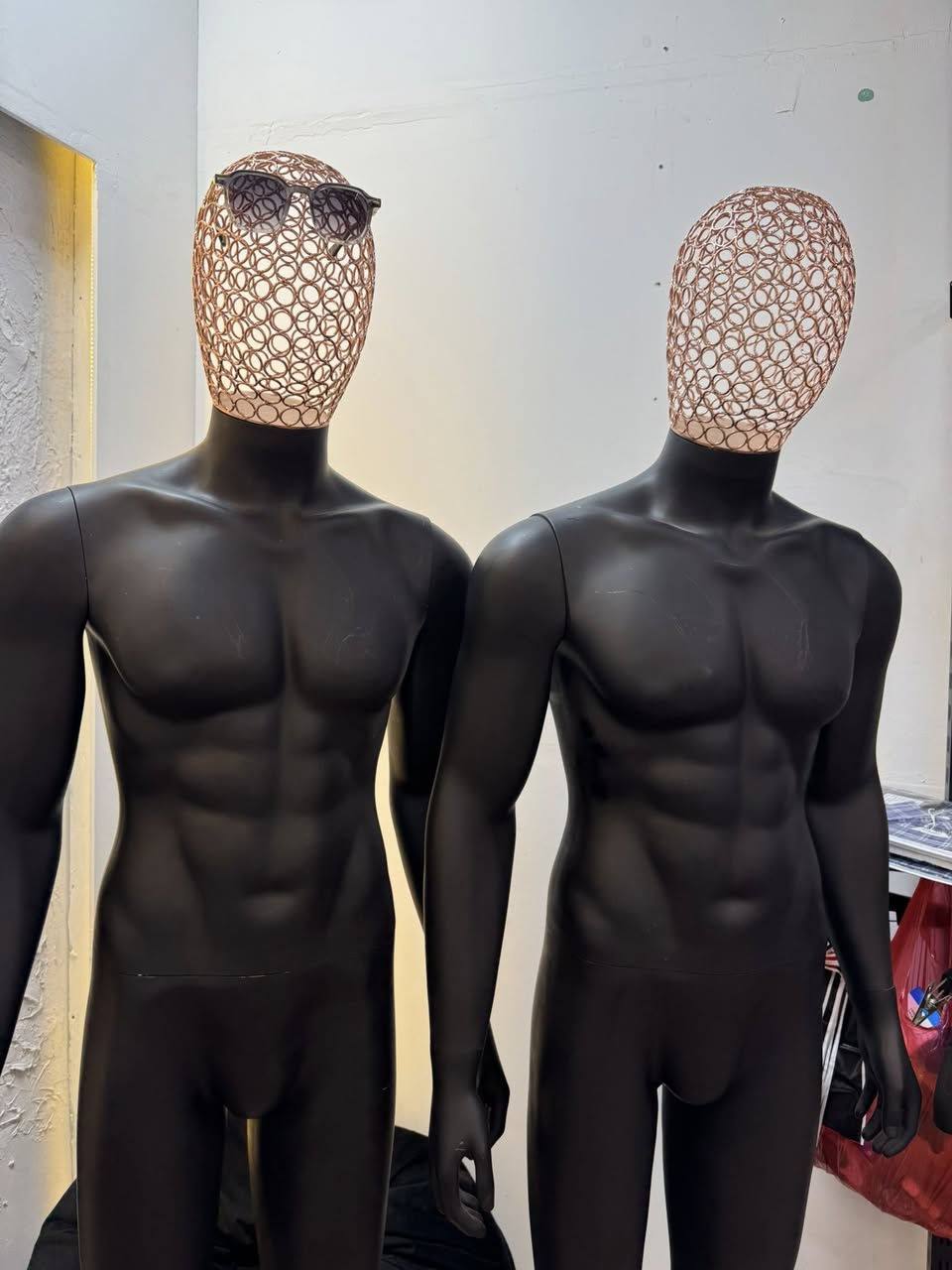 مليكانات عدد 2 نظيفات استخدام قليل راس مشبك ينفصل قاعده معدن
للاستفسار راسلني خاص او ع الواتساب
***********
