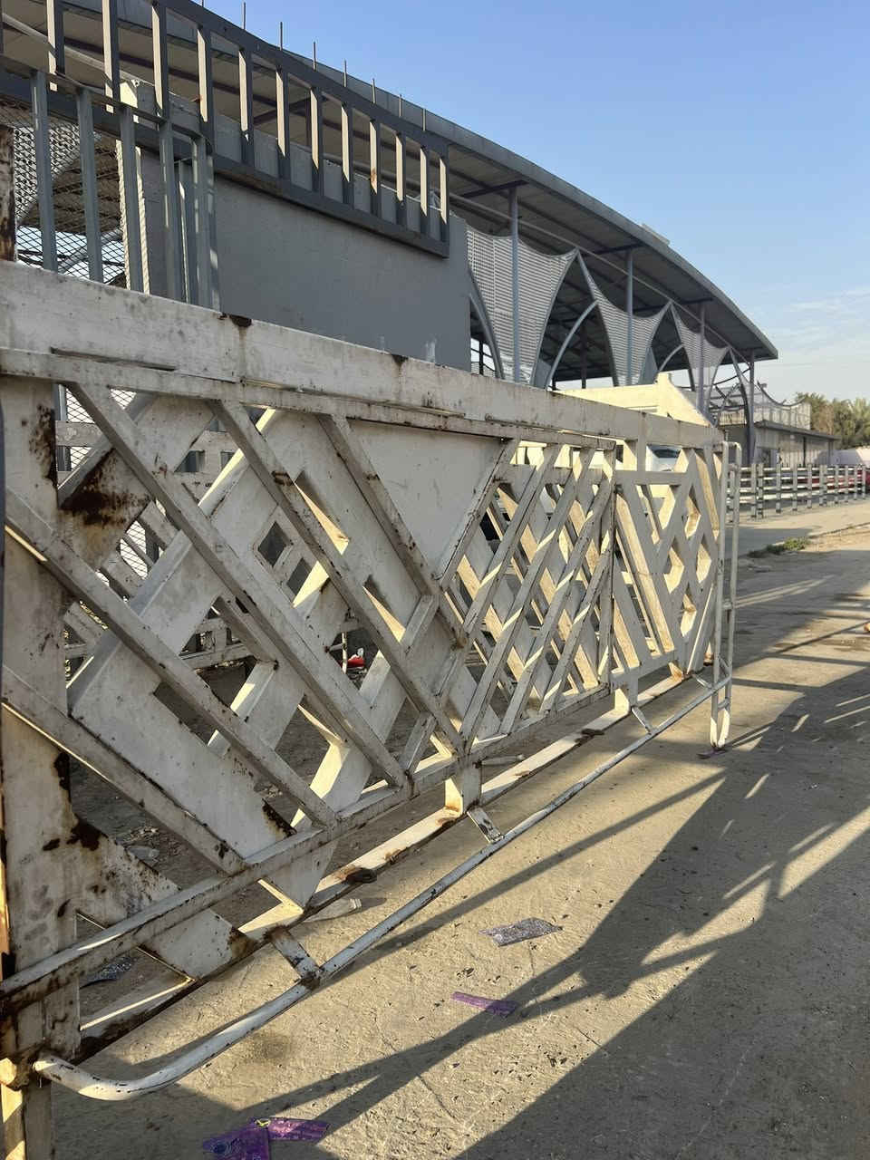 سلام عليكم محجر كياه عموش نضيف مال نثيه دروج وكامل مكاني بغداد السعر 350 وبي مجال هذ رقمي ***********
