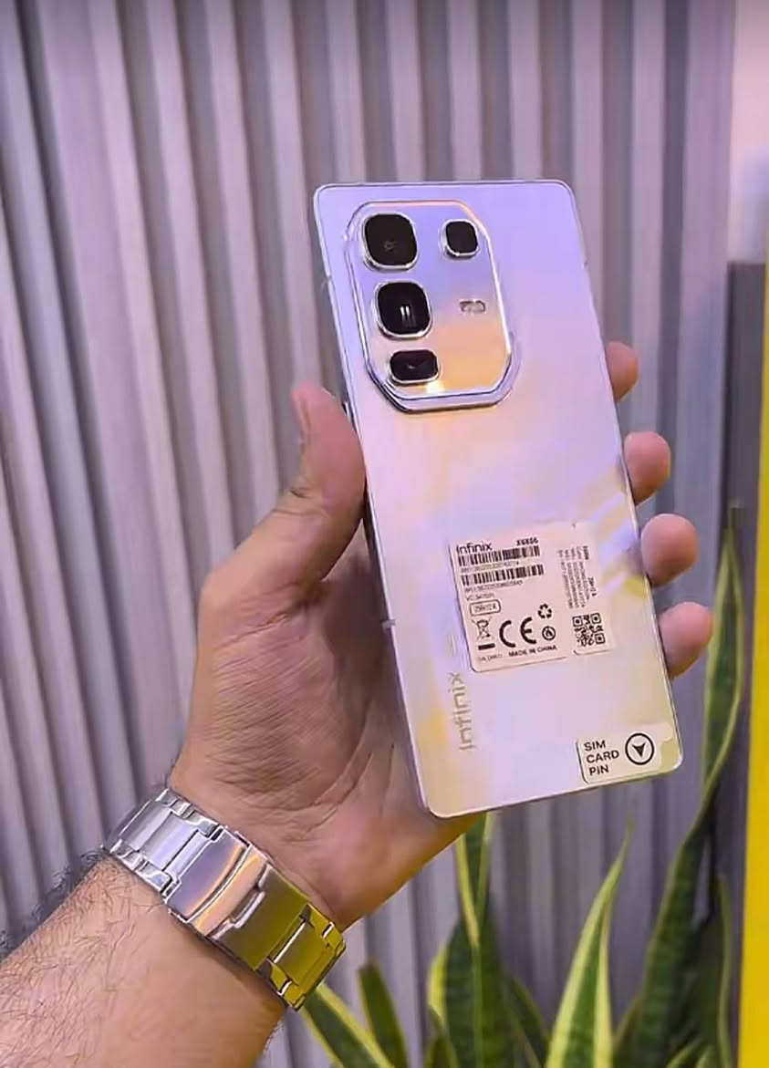 سلام عليكم
انفنكس نوت 50 برو بلس 5g 
ذاكره 256
البطاريه 5200 
فريم ببجي 120 
مستخدم قليل 
ملحقاته كامله السعر 330 وبي مجال جدا بسيط.


**إذا كنت صاحب هذا الإعلان وتريد حذفه لأي سبب، رجاءا أرسل رسالة إلى الدعم الفني**