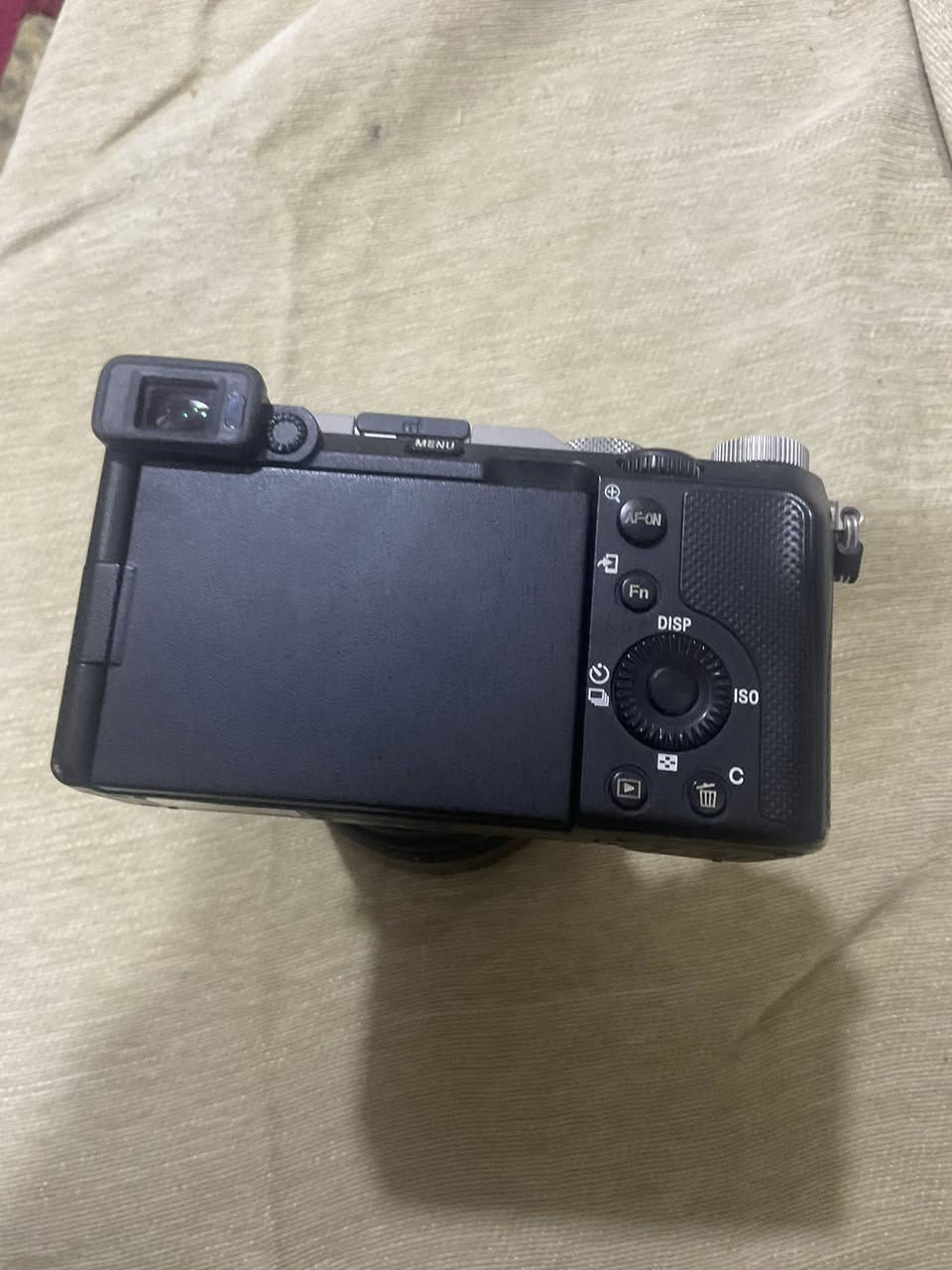 سوني a7C بدي وعدسه 85 ملم
نظيفه جدا سعره مليون و 650 الف 
مكاني بابل
***********
