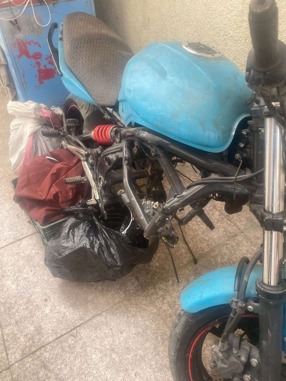 سلام عليكم كاوسكي نينجا ٢٠١٤ محرك 650
دراجه محركها كاسر دراع موجود غراض جايبلها يعني | بس توديها لفيتر يشدهن بس اني ماعندي مجال

ذبلك عليها ۲۰۰ تصحه كوم حديد ابيع 350 مكانها بغداد غزاليه


**إذا كنت صاحب هذا الإعلان وتريد حذفه لأي سبب، رجاءا أرسل رسالة إلى الدعم الفني**