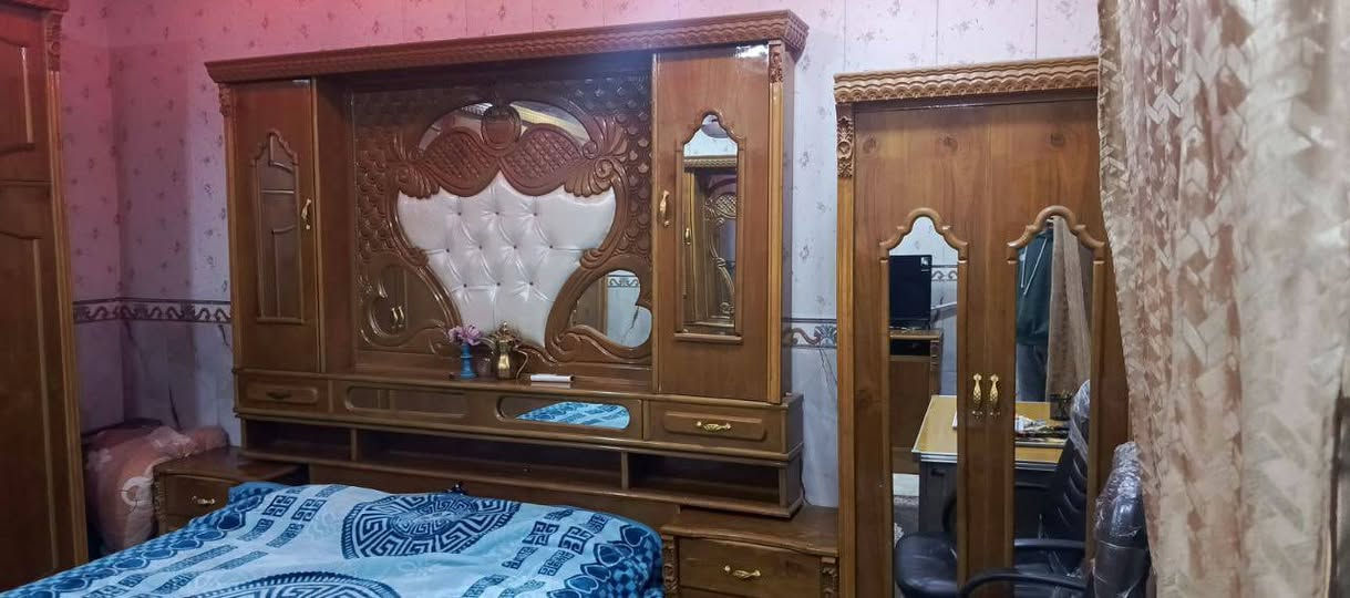 للبيع سعره مليون و100 اتصل ***********
