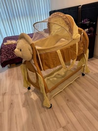 سرير هزاز • مكان تخزين • ناموسية