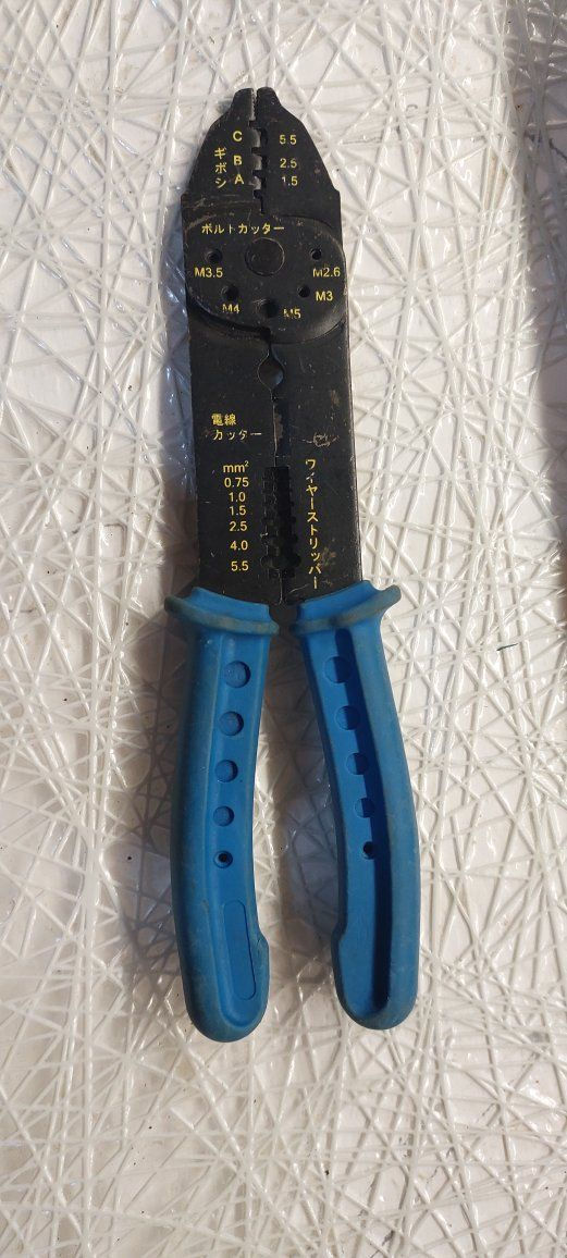 السلام عليكم عدد للبيع شلع للمهتمين الاتصال على الواتساب *********** مكاني اربيل وعندي توصيل
