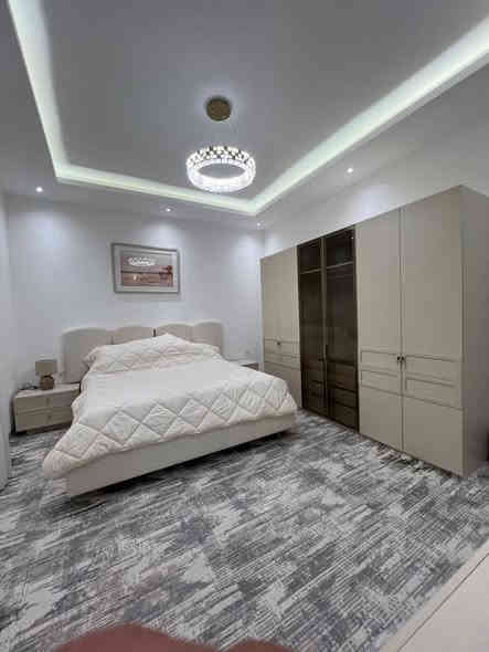 #اشتي_فيلج 
بيت للبيع #مؤثث كامل
المساحة 280م ركن 
يتكون 
5 غرف نوم 
استقبال 
مطبخ حار وبارد 
مجموعة صحيات كراج حديقة 
_____________
***********

***********
