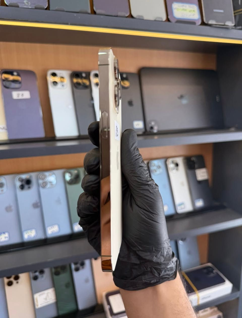 ايفون 14 برو ماكس
ذاكره 512GB نص تيرا 

دون ملحقات 

اللون ذهبـي 

نموذج M شرق اوسط نسخة الجزائر ZD/A 🇩🇿 

بطاريه قبل كم يوم صارت 82 

الجهاز نضافه 100 بالميه 

بلادي شرط وين ميعجبك تفحص

السعرر 940 الف دينار عراقي منهي دون عمله 

العنوان الانبار قضاء الخالديه 
*********** يوسف
