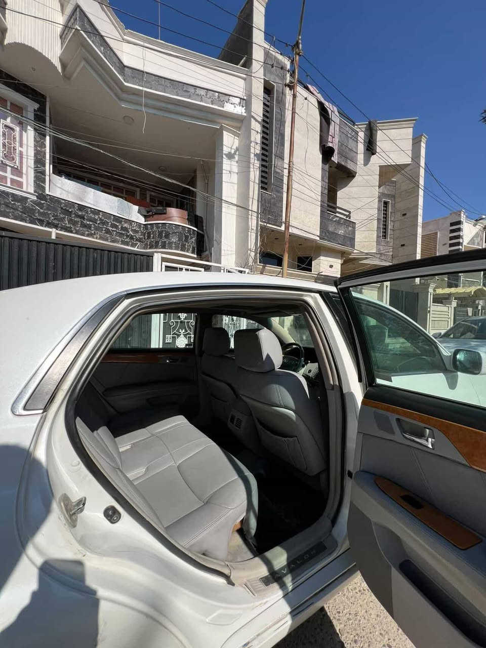 سلام عليكم افلون للبيع 2007
 فول مواصفات
 بيها قطع صبغ ابيع احزام 
رقم بغداد 
السعر 92 بيها مجال 
المكان بغداد حي تونس 
 الرقم ***********
